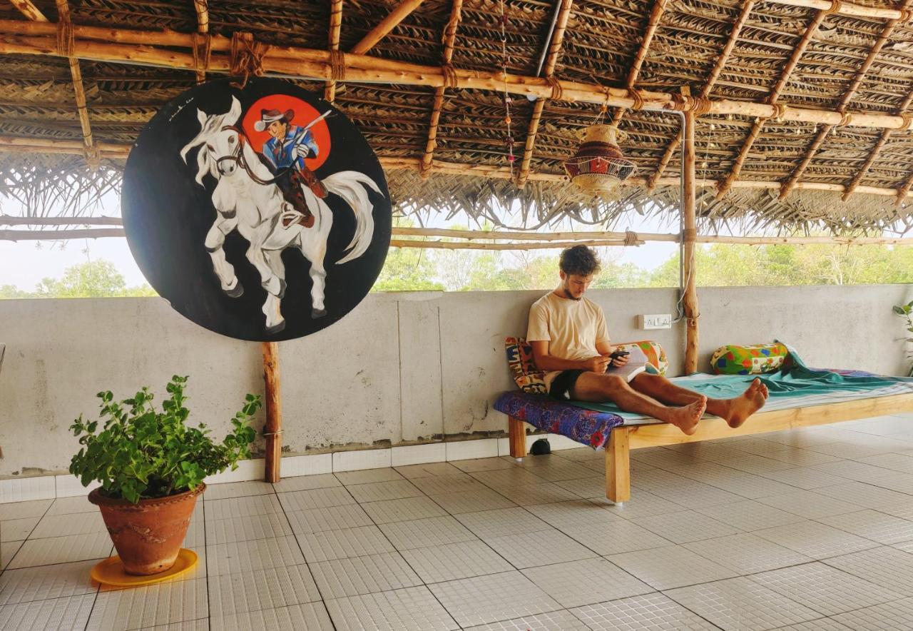 Woodpacker Hostel Auroville Pondicherry Exterior foto
